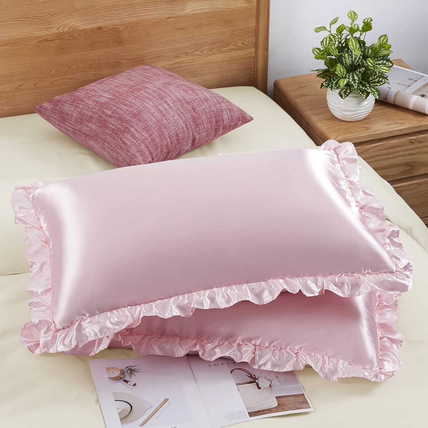 2Pcs Satin Ruffled Pillow Case - đánh giá và giá Silk Pillowcase Set
